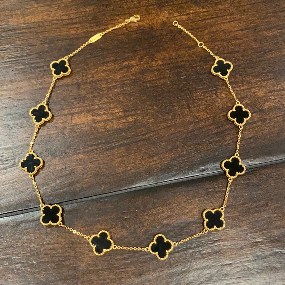 Onyx clover necklace